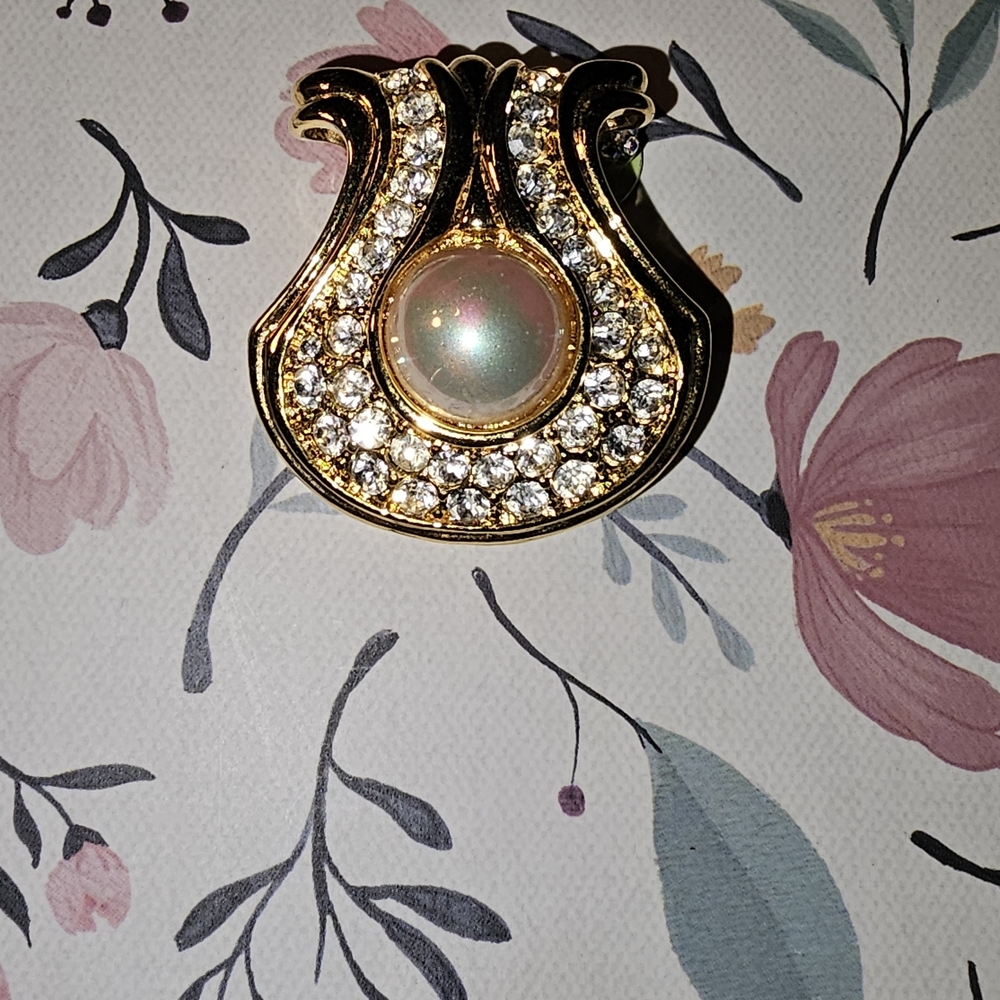 VINTAGE Nolan Miller Pendant Glamour Collection Gold Faux Pearl Rhinestones